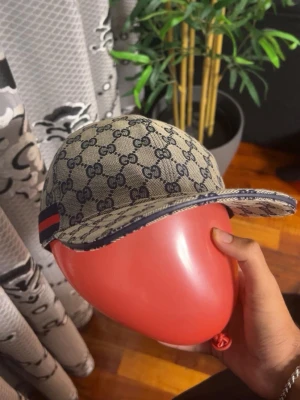 Gg cap - Helt ny med påse kan mötas och fraktas. Priset kan diskuteras 