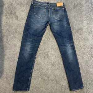 Lee sallie selvage jeans  - Lee sallie selvage jeans herr| storlek:28/33| pris:699kr| skick:9,8/10| hör av dig vid minsta lilla fundering eller fråga| 
