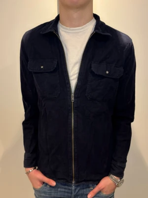 Overshirt Jacka - Strl - M | Skick - 10/10 | Nypris - ca 1200kr | Vid minsta lilla fundering är det bara att skriva!