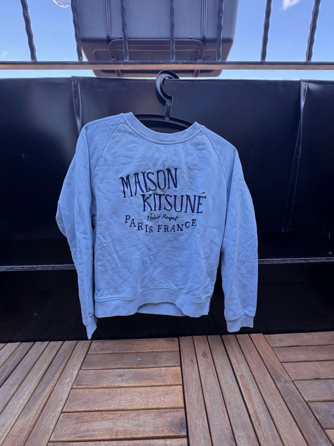 Ljusblå sweatshirt Maison Kitsuné🙌🤩