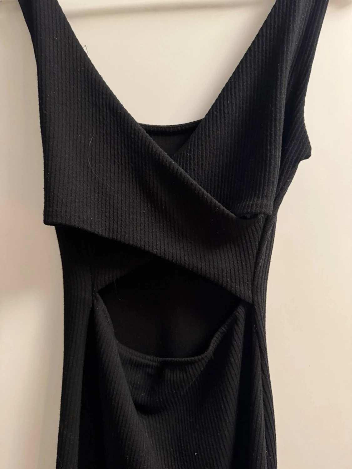 Svart ribbad ärmlös klänning - 2