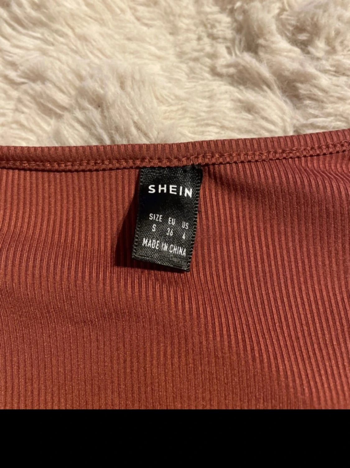 Rostbrun ribbad topp från SHEIN - 1