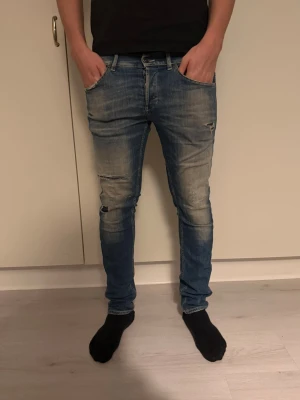 Dondup George  - Säljer nu ett par snygga dondup George! Skriv om du har mer frågor!