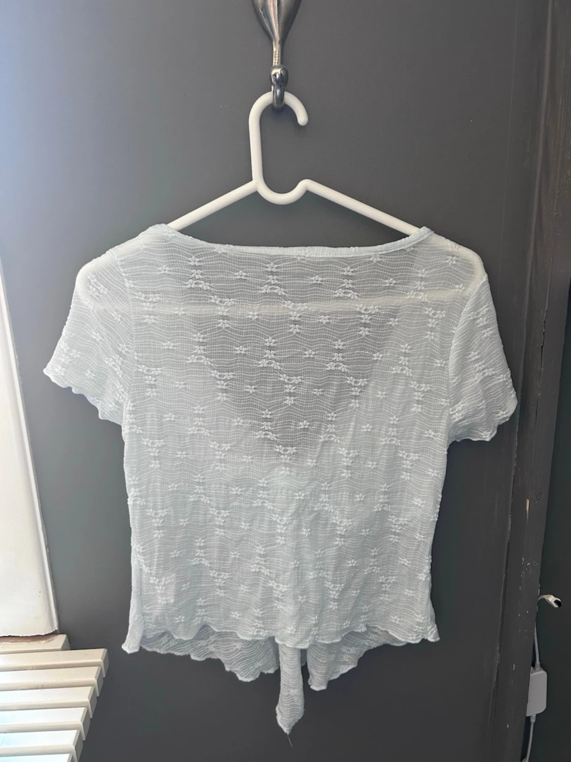 Ljusblå mesh blus med knyt framtill - 1