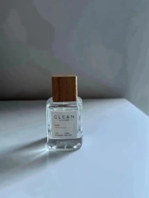 Clean Radiant Nectar - 60 ml. Se bild för kvarvarande mängd. 