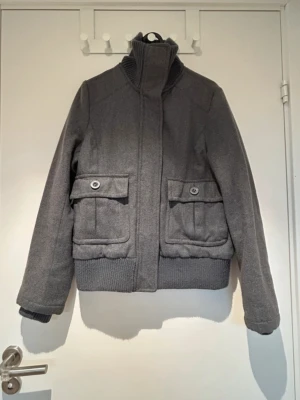 Jacka från Robe di Kappa  - Superfin jacka från Robe di Kappa. Perfekt nu till våren💕