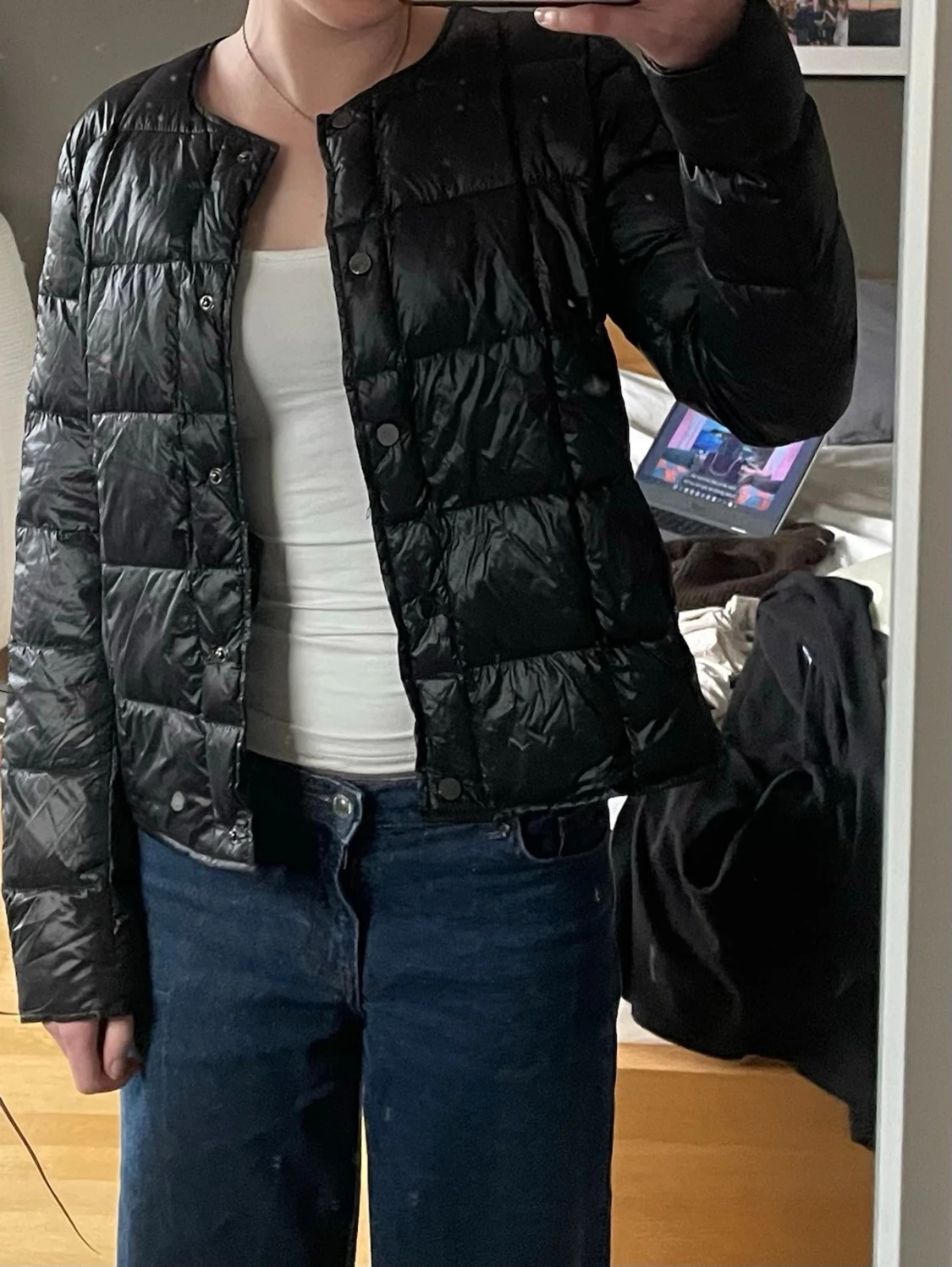 Svart pufferjacka från ARKET