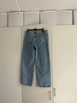Levis jeans - Låga jeans från Levis. Aldrig använda ❤️ strl 31