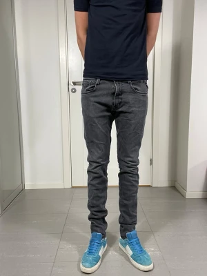 Replay Anbass Jeans  - Säljer nu dessa Replay Anbass jeans, W32 o L34, skriv för fler bilder/frågor🙌🏼