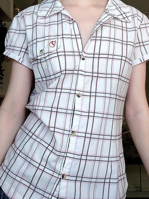 Y2K fjällräven kortärmad skjorta - Rosa & brunt mönster. Snygg passform. Har lite små fläckar som på sista bilden som men inget som märks. Hör av dig vid frågor❤️