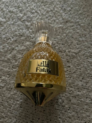 Riifs Nusuk Falak - Använd ytterst lite, mellan 90-95 % kvar. Förvarad mörkt för parfymens bästa, lådan finns ej kvar. Pris kan diskuteras 