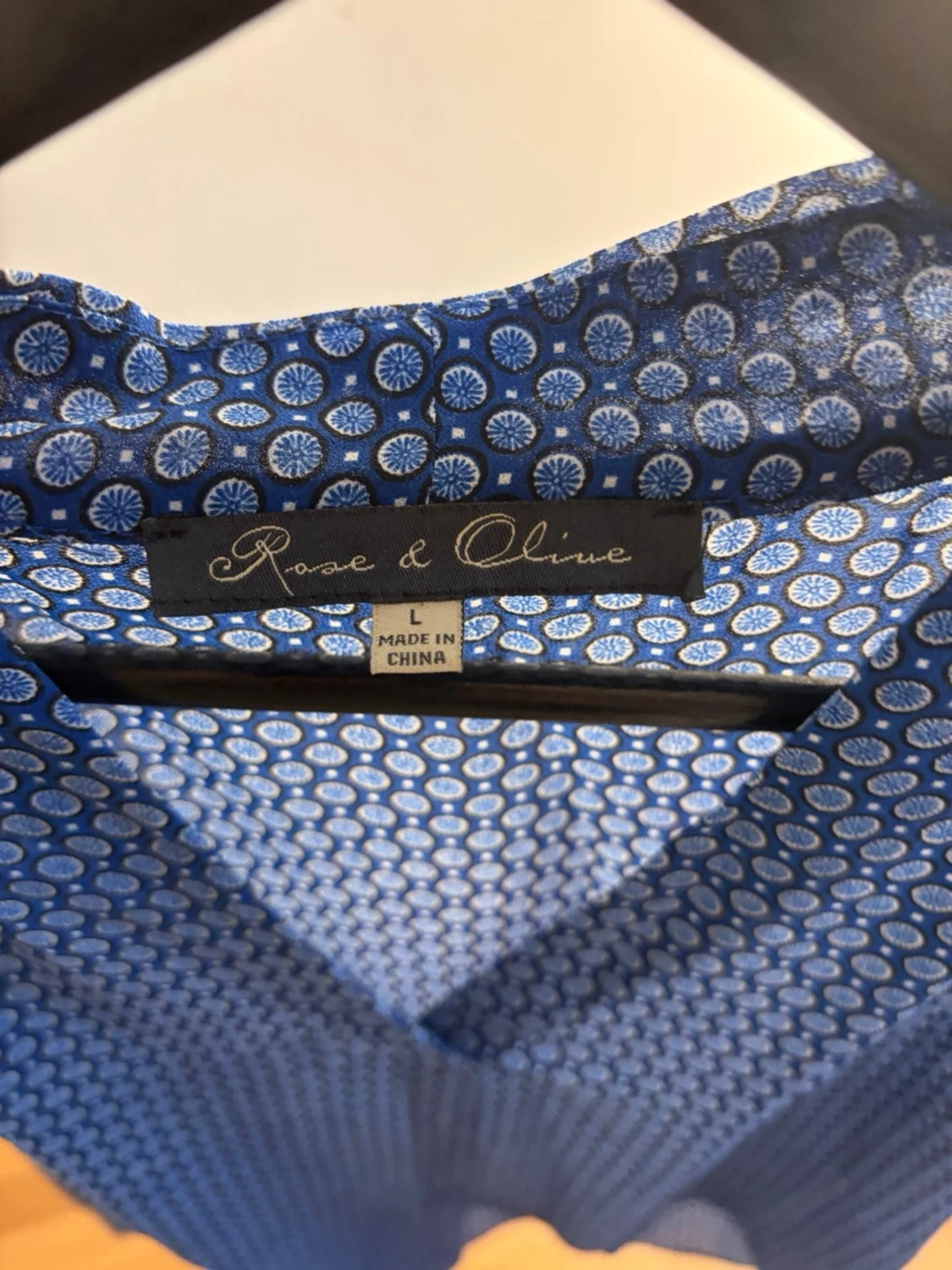 Blå ärmlös blus med mönster - 2