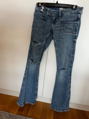 Jeans från ginatricot  - Blåa jeans från ginatricot i bra skick.