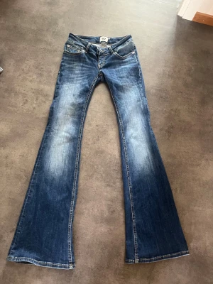 Lågmidjade jeans - Jätte fina lågmidjade jeans från lager 157 i modellen Blaze. Storlek xs❤️