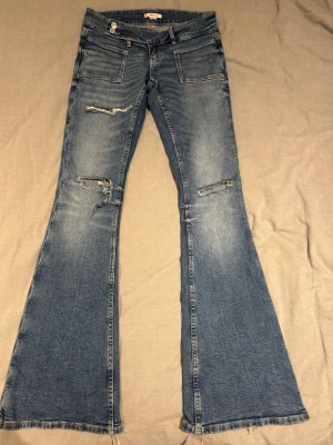 Gina Tricot 14+ Jeans  - Intressekoll på dessa jeans från Gina Tricot 14+ i storlek S. Skriv för bud eller frågor 💖
