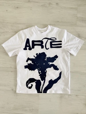 Arte white and navy blue t shirt - Size M, true to size. Just as new, unused. Feel free to ask questions DM