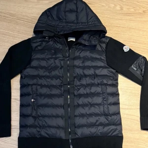Cardigan - Fett använd i 3veckor storlek 5