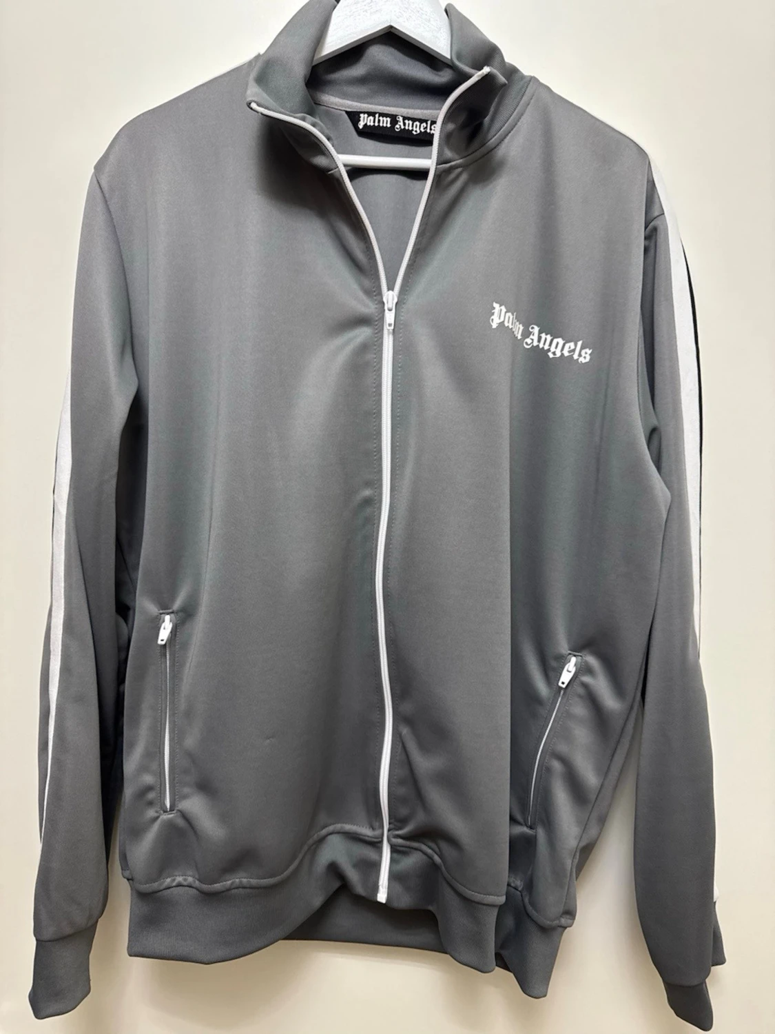 Grå track jacket