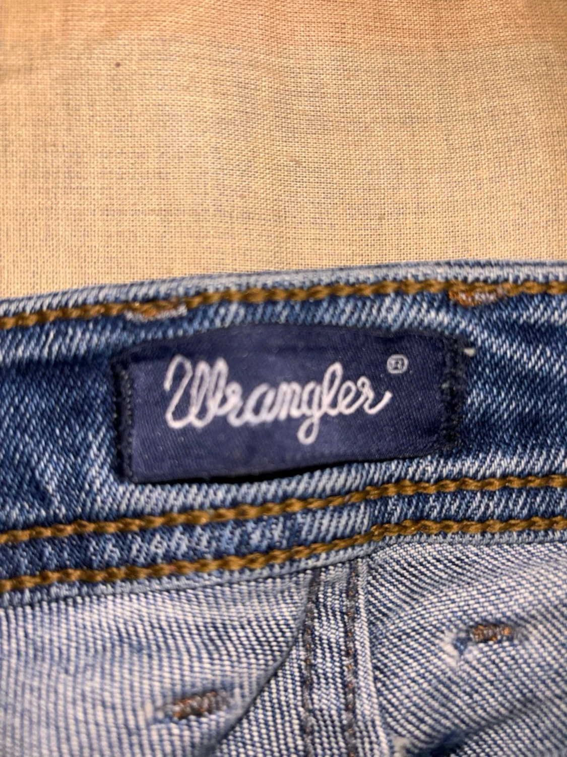 Blå Wrangler jeans med läderpatch - 3