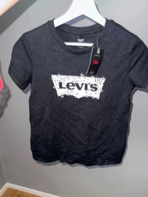 Levis t-shirt - Ny med lappar