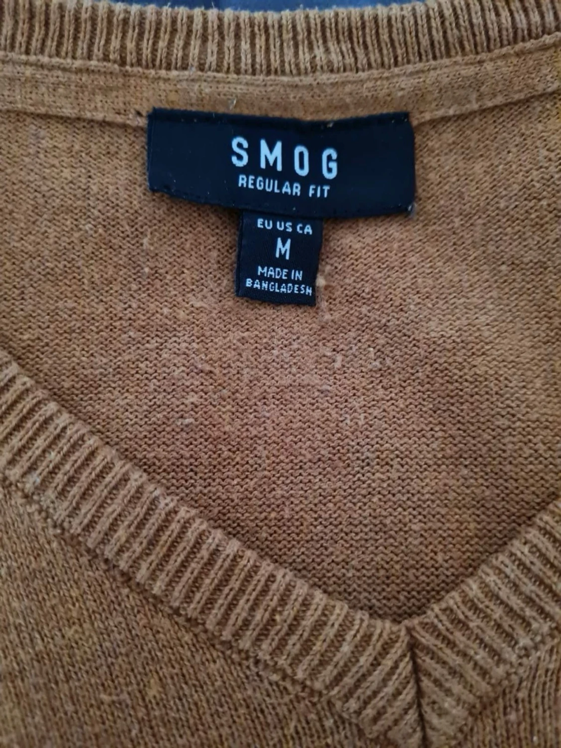 V-ringad tröja från SMOG (New Yorker) strl M - 2
