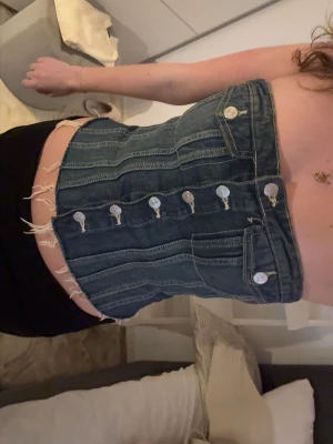 Jeanstopp från Zara - Skitsnygg till fest😍 använd nån gång❤️väldigt stretchig 