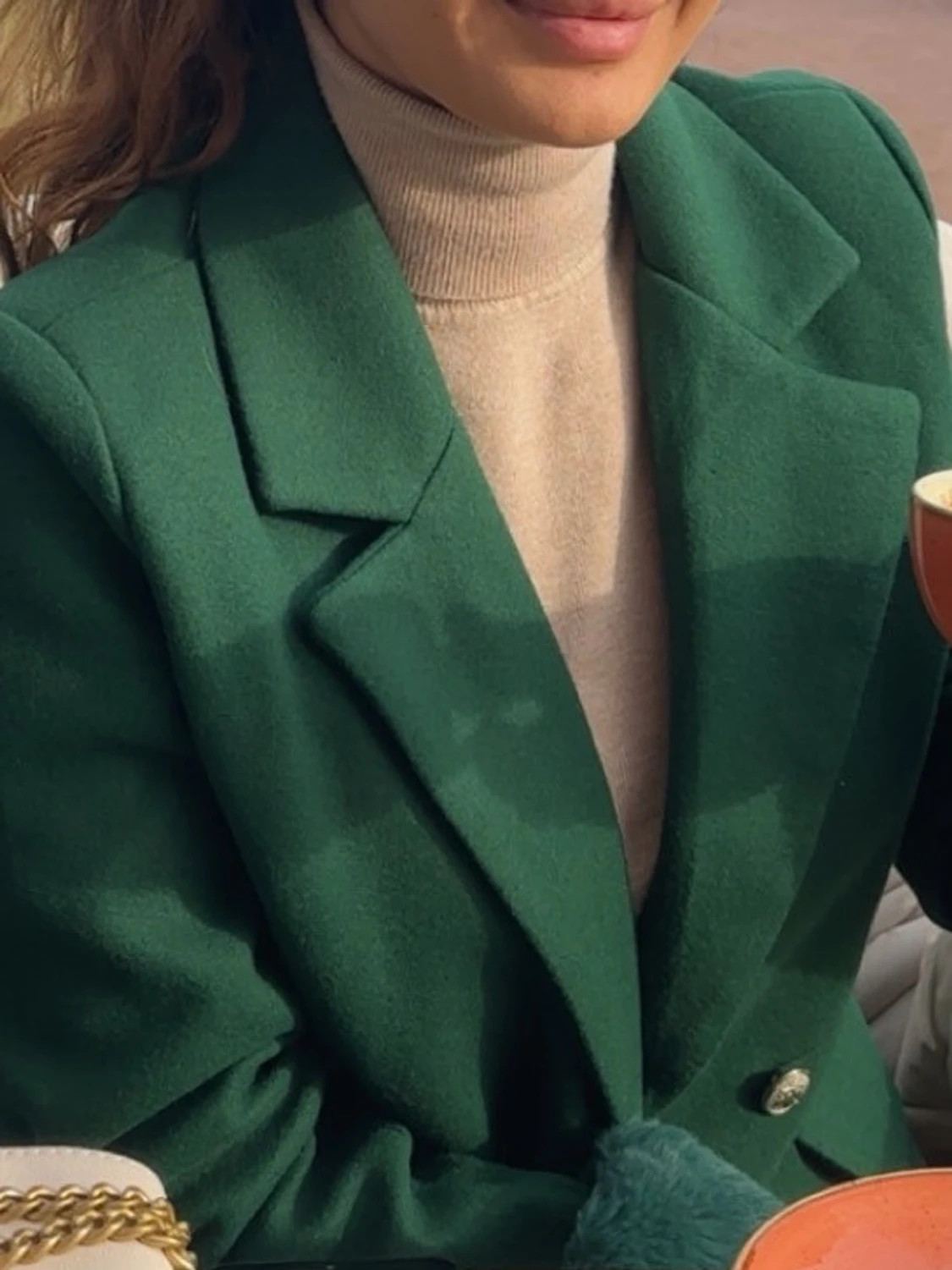 Grön kavaj med bred krage