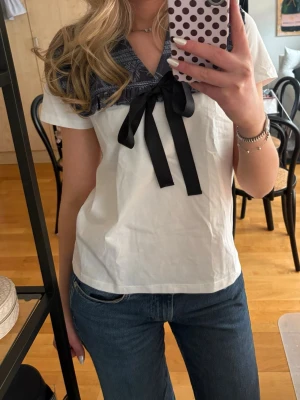 T-shirt, Maje - Helt ny oanvänd T-shirt från Maje med lappen kvar. Storlek 1 motsvarar ungefär S!💓
