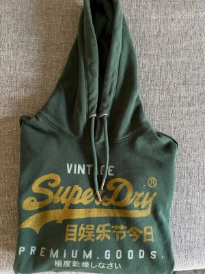 Grön SuperDry hoodie - Riktigt fet hoodie