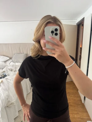 Topp från Gina Tricot  - Jätte fin och skön tropp🖤