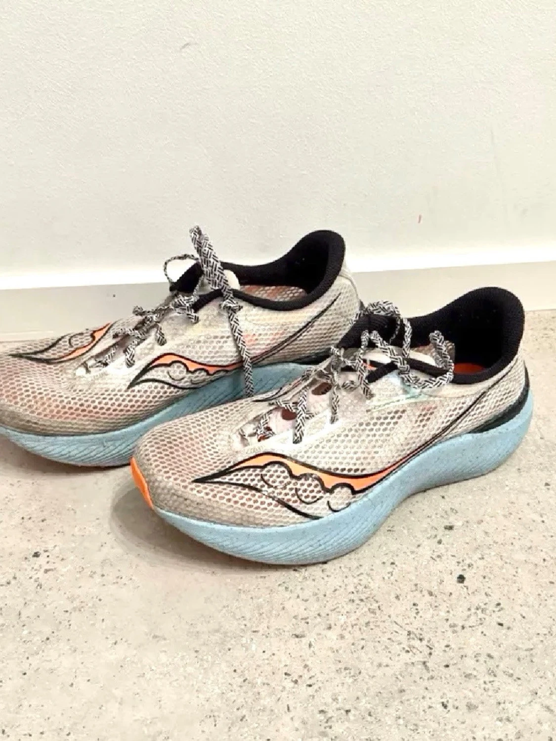 Saucony Endorphin Pro 3, carbonplate