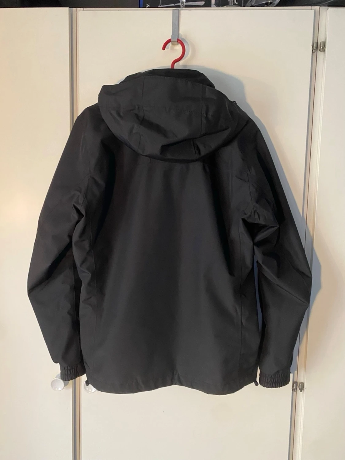 Svart Helly Hansen regnjacka - 1