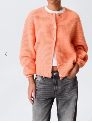 Orange monki kofta  - Säljer min fina kofta från monki. Storlek xs och använd en gång. Inga defekter!!! ❤️