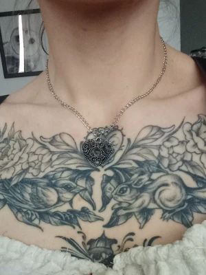 Halsband med hjärta  - Bra skick 