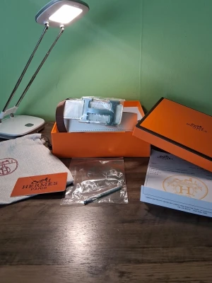 Vit H bälte - Helt ny bälte kommer med allt. DM för mer info