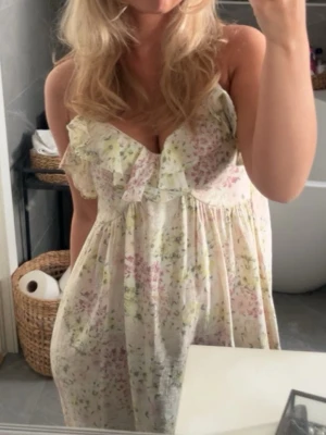 Klänning HM - En fin sommarklänning från HM i storlek xs ❤️