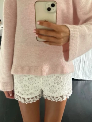 Spets shorts  - Så fina shorts från Lindex, storlek S💕