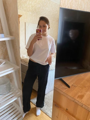 Lowwaist linnebyxor - Lowwaist svarta linnebyxor