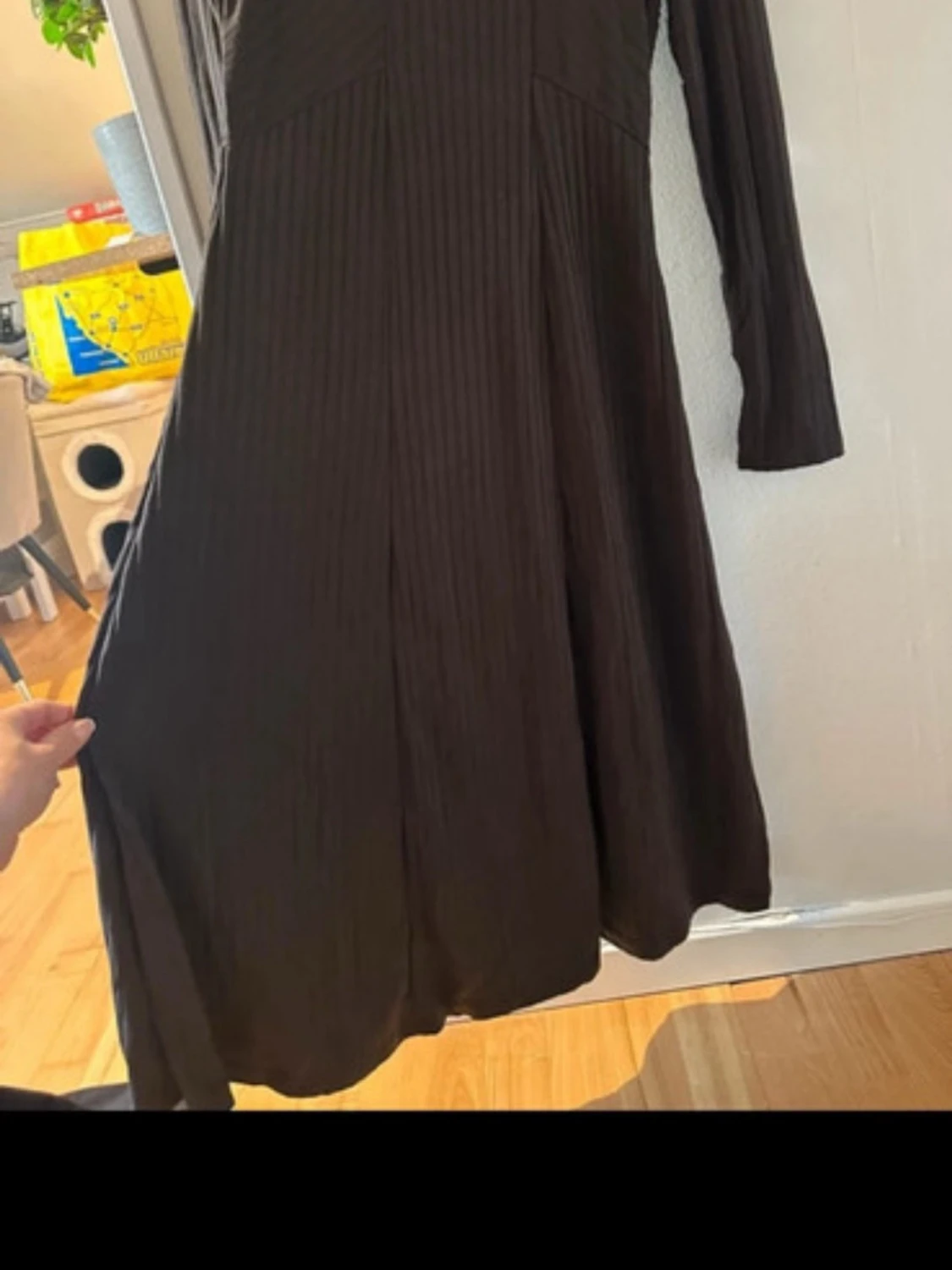 Mörkbrun långklänning med polokrage - 2