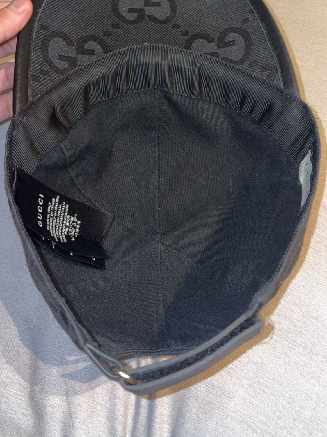 Svart keps från Gucci med GG-mönster - 1