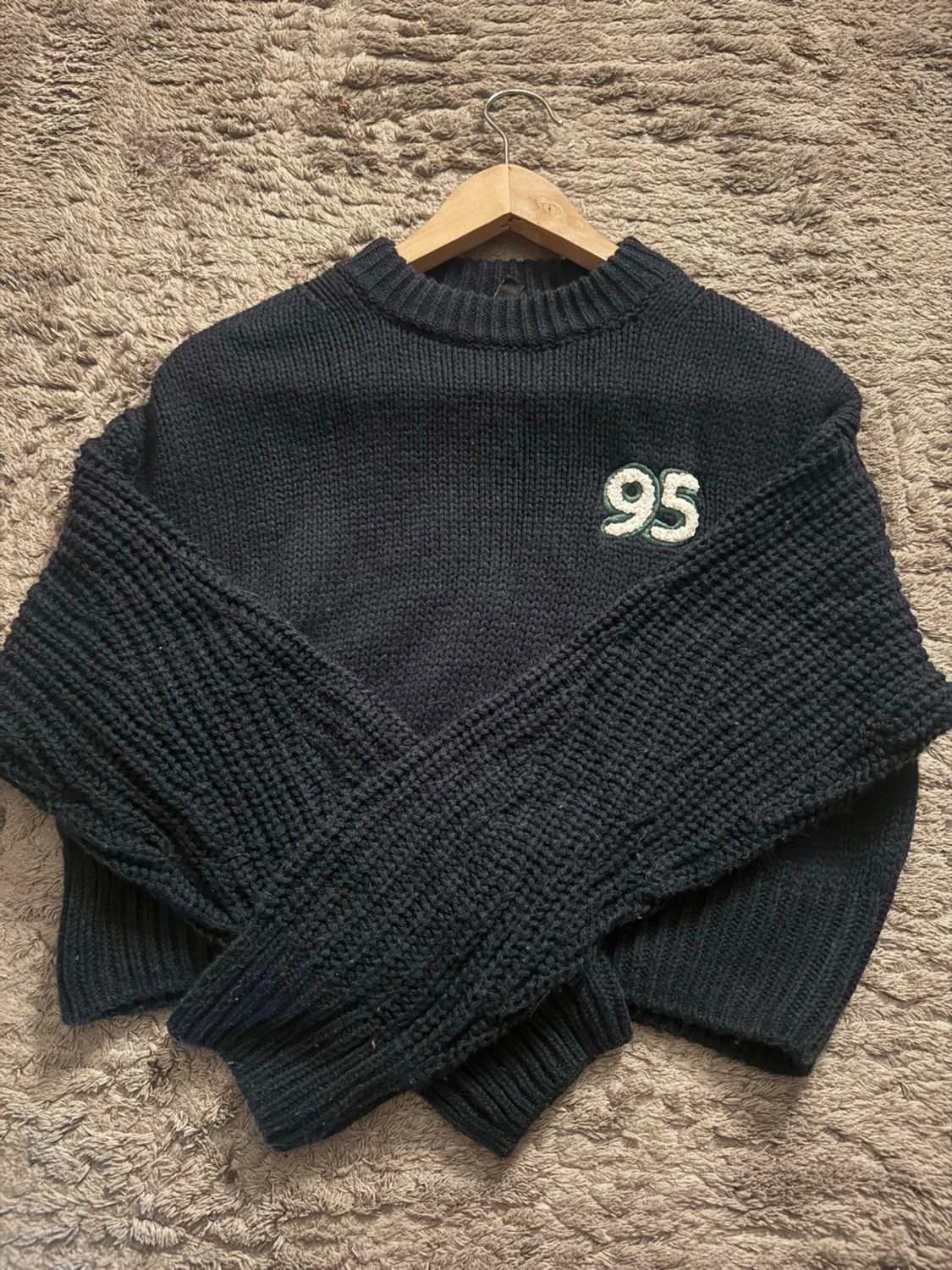 Mörkblå stickad tröja från Divided - 1