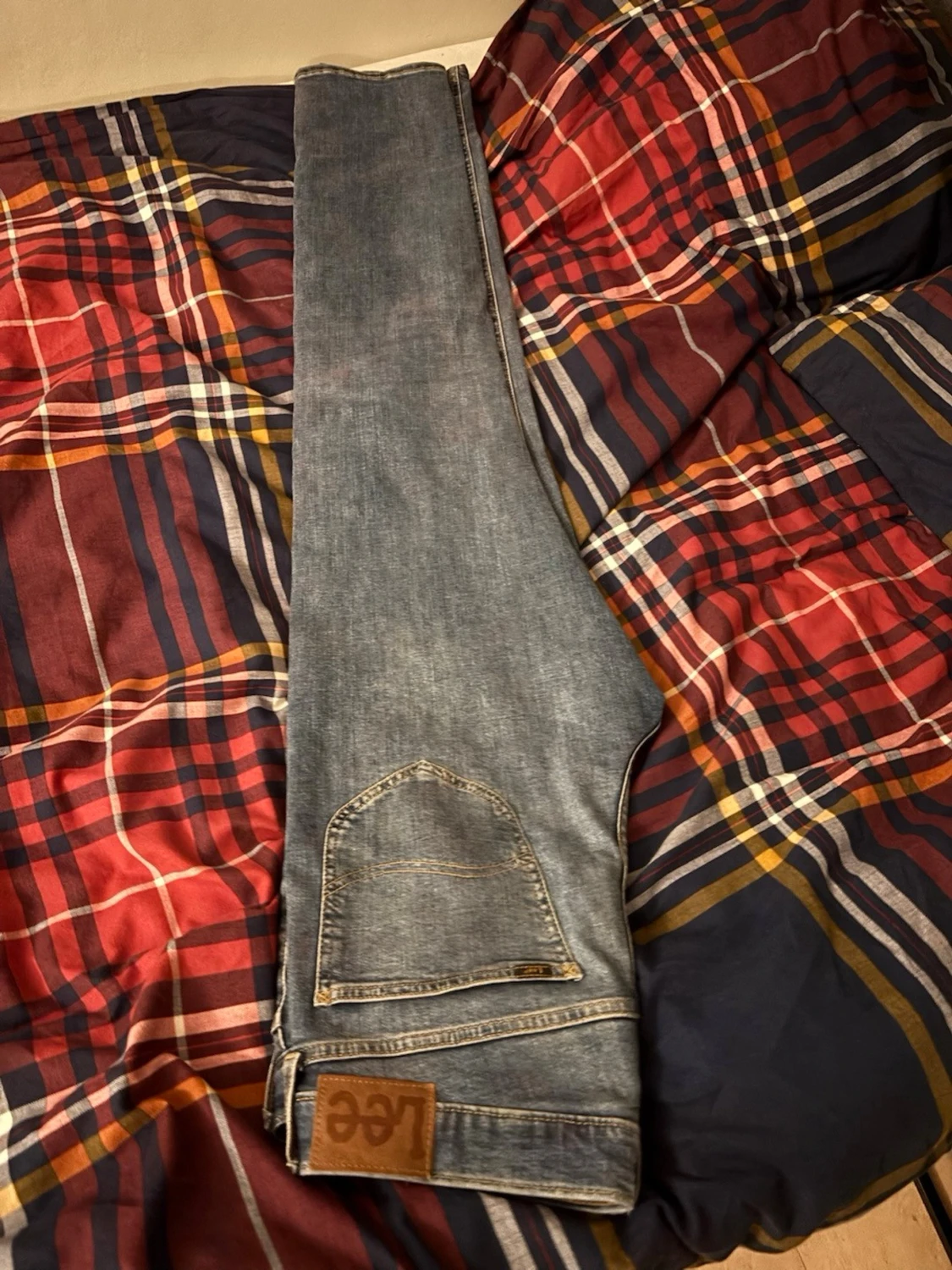 Blå Lee jeans med raka ben