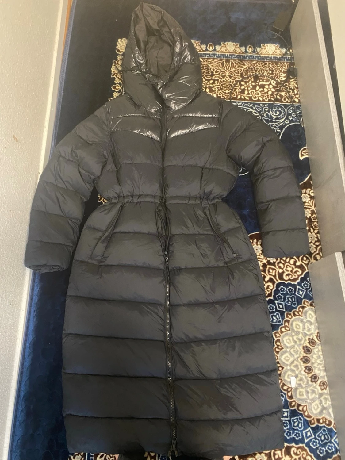 Svart lång dunjacka från Everest