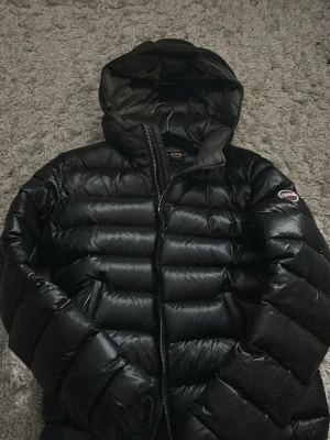 Colmar jacka - Jättesnygg Colmar jacka i storlek xs. Har inte använt den mycket alls och den har inga defekter