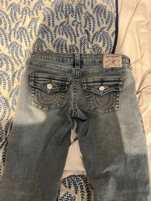 true religion jeans  - true religon jeans w27 knappt använd 