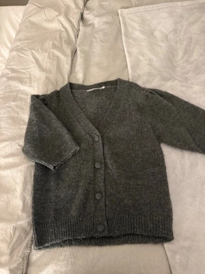 NAKD tröja - Använd en gång och säljer den då den inte kommer till användning!