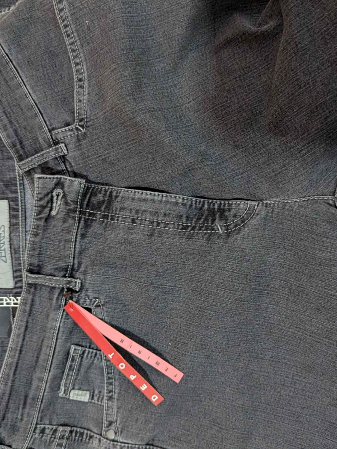 Grå smala jeans från Depot Denim - 1