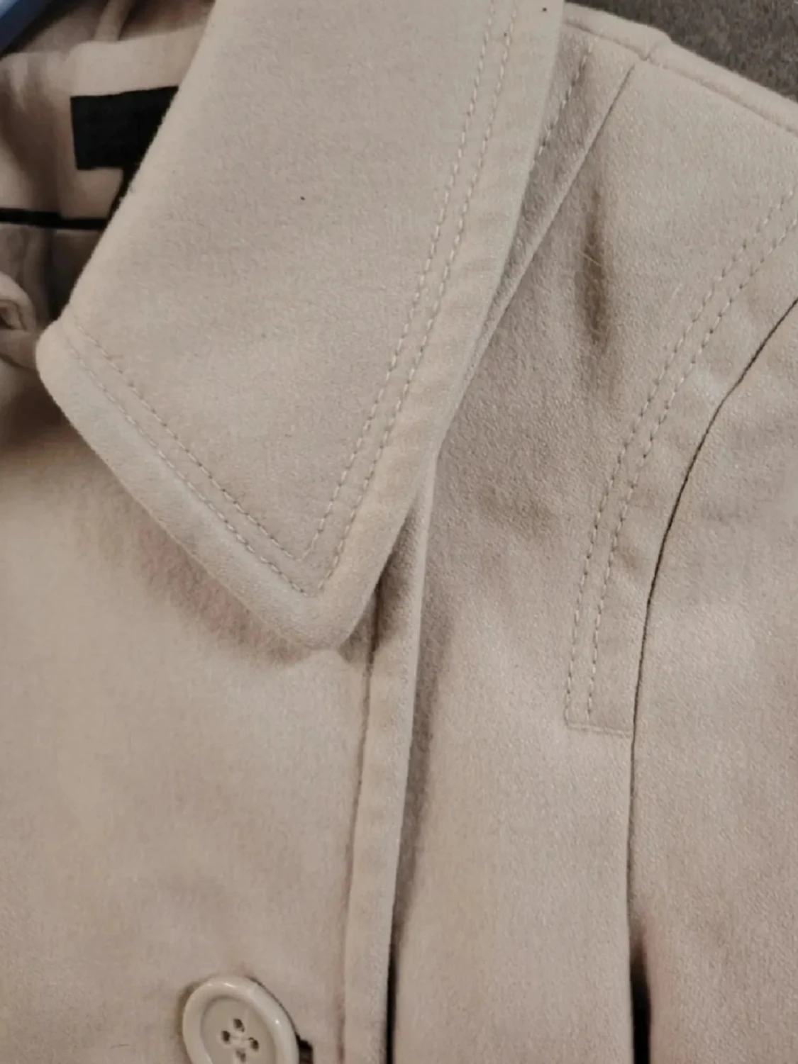 Beige dubbelknäppt jacka från H&M🩷 Från 2000s - 2