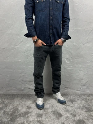 Replay jeans  - Ett par riktigt snygga jeans från Replay i storlek W31 L32 i modellen Anbbas 