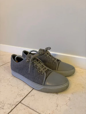 Lanvins, Limited Edition  - Lanvins i ull, väldigt sällsynt modell. Går ej att köpa längre. Condition 8/10, går att tvätta så de ser nya ut. Väldigt bekväma samt välskötta. 